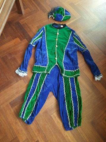 Grappig pietenpak te koop met toebehoren beschikbaar voor biedingen