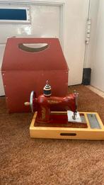 Ussr naaimachine, Antiek en Kunst, Antiek | Naaimachines, Ophalen of Verzenden