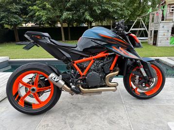 KTM Superduke 1290R Zwart 2-2024 / 4849km!! / Garantie 2028! beschikbaar voor biedingen