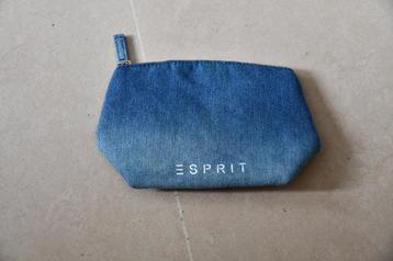 Make up tasje van Esprit beschikbaar voor biedingen