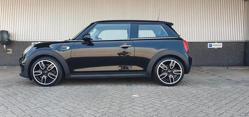 Zeer mooie Mini 1.5 Cooper 2e Eigenaar!2017 Zwart, Auto's, Mini, Particulier, ABS, Airconditioning, Bluetooth, Boordcomputer, Centrale vergrendeling