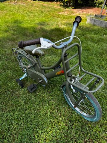 Kinderfiets met nieuwe zijwieltjes