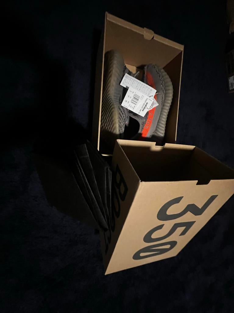 Yeezy Boost 350 V2 Beluga, Kleding | Heren, Schoenen, Zo goed als nieuw, Sneakers of Gympen, Overige kleuren, Verzenden