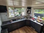 keuken met afzuigkap en elektrische kookplaat, Huis en Inrichting, Keuken | Complete keukens, Ophalen, Gebruikt, Hoekkeuken, Kunststof