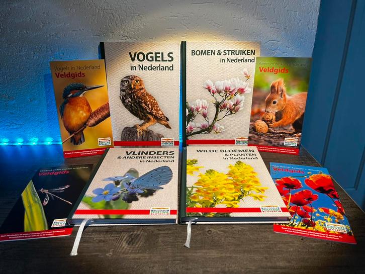 4 Postcode Loterij Natuurgidsen + Veldgidsen nr. 1–4, Boeken, Natuur, Zo goed als nieuw, Natuur algemeen, Ophalen of Verzenden