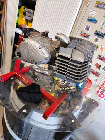 Kreidler motor bok handig bij montage/revisie van motor blok beschikbaar voor biedingen