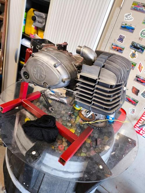 Kreidler motor bok handig bij montage/revisie van motor blok, Fietsen en Brommers, Brommeronderdelen | Kreidler, Zo goed als nieuw