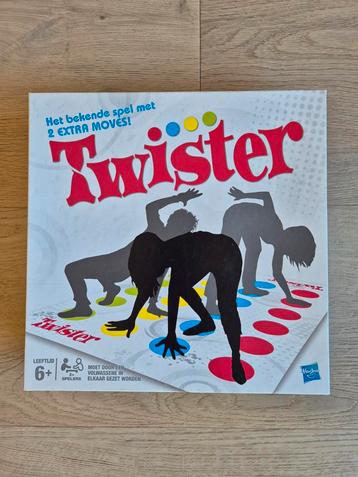 Twister van Hasbro - Het knotsgekke spel! beschikbaar voor biedingen