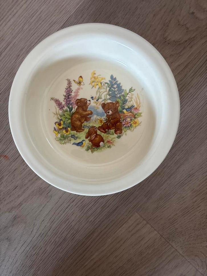 Antieke Royal Kent Schaal - Beertjes en Konijn Design Bone C, Antiek en Kunst, Antiek | Schalen, Ophalen of Verzenden