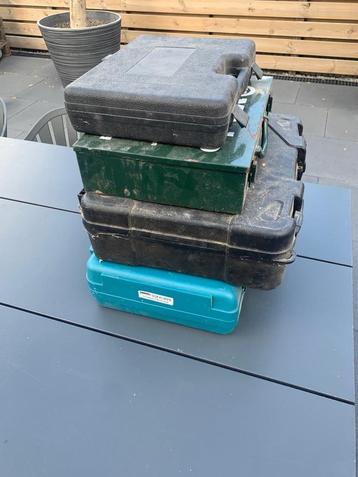 Gereedschap koffers beschikbaar voor biedingen