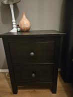 2 bijna nieuwe Hemnes nachtkastjes, Huis en Inrichting, Slaapkamer | Nachtkastjes, Ophalen, Nieuw, Hout, Minder dan 55 cm