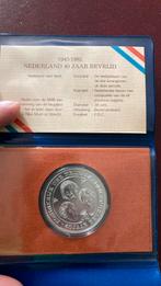 Verzilverde penning 1985 bevrijding NMB bank, Postzegels en Munten, Penningen en Medailles, Ophalen of Verzenden, Overige materialen