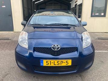 Toyota Yaris 1.3 VVTi Comfort Navigatie airco nieuwe Apk beschikbaar voor biedingen