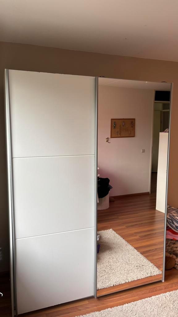 Witte kledingkast met spiegeldeur, Huis en Inrichting, Kasten | Kledingkasten, Gebruikt, 200 cm of meer, 150 tot 200 cm, 50 tot 75 cm