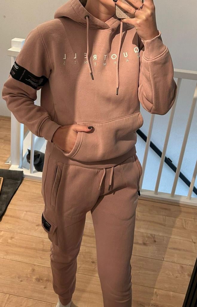 Roze Outerell Trainingspak - Zo goed als nieuw xs, Outerell, Ophalen of Verzenden, Zo goed als nieuw