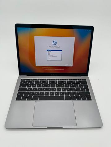 MacBook Pro 13” 2017 | 2.3 i5 | 8 GB | 256 GB SSD