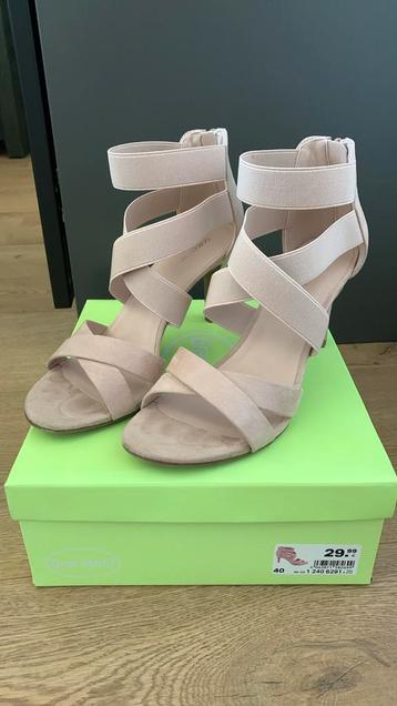 Sandalettes hakschoenen maat 40 zo goed als nieuw beschikbaar voor biedingen