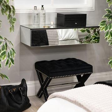 Setje spiegelkasten (make-up, parfum…) beschikbaar voor biedingen