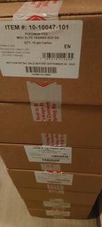 Mega evolutions etb case., Hobby en Vrije tijd, Verzamelkaartspellen | Pokémon, Ophalen of Verzenden, Zo goed als nieuw, Boosterbox