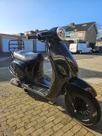 Nette riva scooter, Fietsen en Brommers, Scooters | Overige merken, Ophalen, Maximaal 45 km/u, Zo goed als nieuw, Benzine