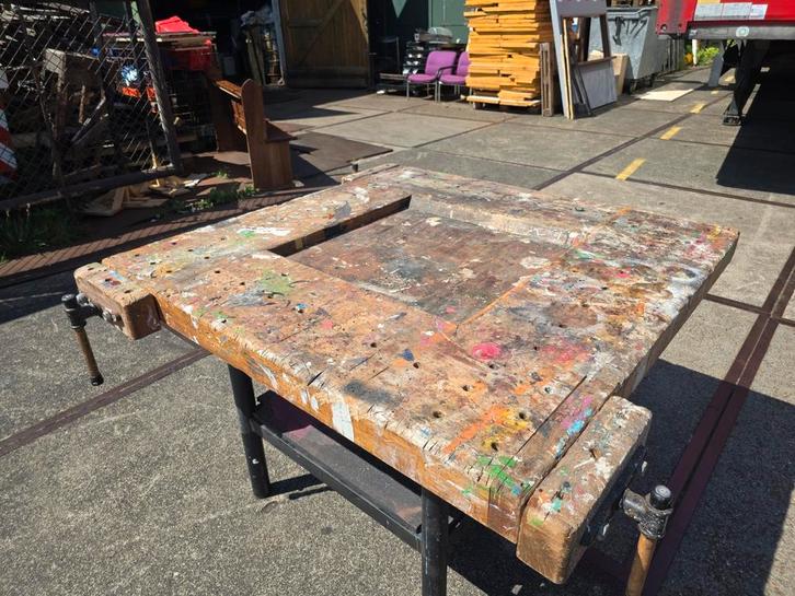 Timmerwerktafel met industriële look en metalen onderstel, Doe-het-zelf en Verbouw, Werkbanken, Gebruikt, 120 tot 170 cm, Ophalen