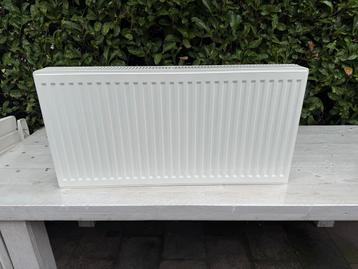 Radiator in nieuwstaat 100x50x10 beschikbaar voor biedingen