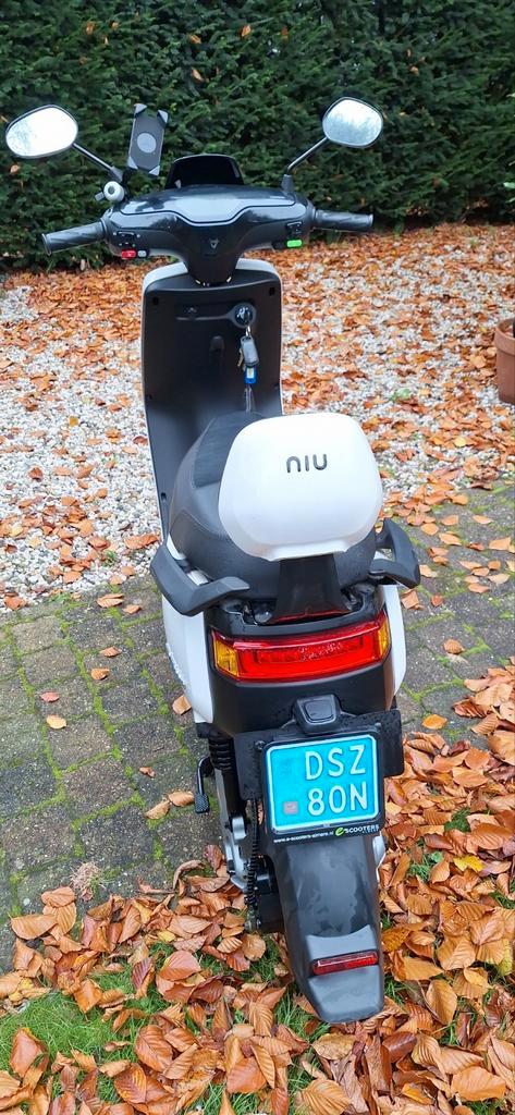 Electrische SCOOTER- merk: NIU., Fietsen en Brommers, Snorfietsen en Snorscooters, Zo goed als nieuw, Overige merken, Elektrisch