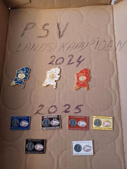 Pins  PSV Landskampioen jaar 2024 en 2025, Verzamelen, Speldjes, Pins en Buttons, Zo goed als nieuw, Sport, Ophalen