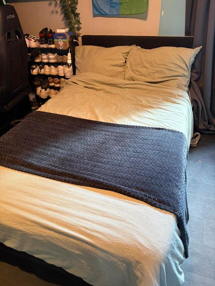 Boxspring Twijfelaar 140x200, Huis en Inrichting, Slaapkamer | Boxsprings, Zo goed als nieuw, 140 cm, 200 cm, Twijfelaar, Zwart