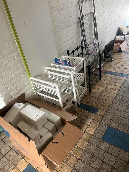 Rommelmarkt spullen berging, Diversen, Rommelmarktspullen, Zo goed als nieuw, Ophalen