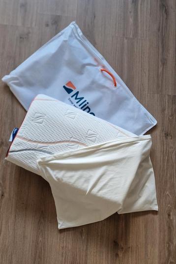 M line Pillow You - Ergonomisch Kussen (Oranje -medium) beschikbaar voor biedingen