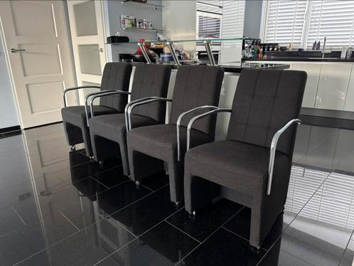 4 eetkamerstoelen met wielen, Huis en Inrichting, Stoelen, Zo goed als nieuw, Ophalen