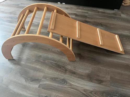Montessori Klimboog met helling/glijbaan, Kinderen en Baby's, Speelgoed | Houten speelgoed, Zo goed als nieuw, Overige typen, Ophalen