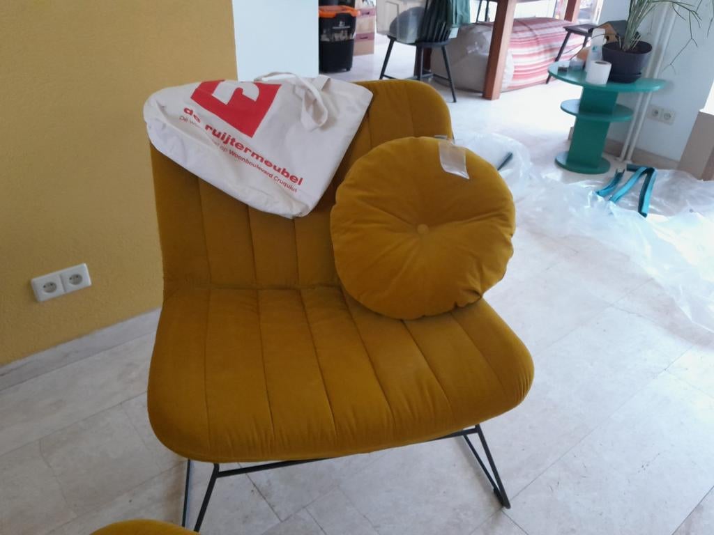 Nieuwe luxe fauteuil met voetenbankje, Ophalen, 50 tot 75 cm