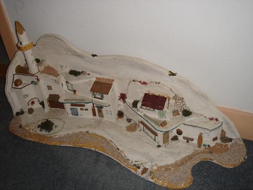 ZELFBOUW GRIEKS DORPJE HOUT EN GIPS, Hobby en Vrije tijd, Modelbouw | Figuren en Diorama's, Gebruikt, Diorama, 1:50 of kleiner