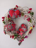 Grote witte krans  met  rode en groene versiering van stof, Ophalen of Verzenden, Zo goed als nieuw