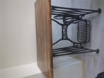 Oud naaimachine tafeltje., Antiek en Kunst, Antiek | Naaimachines, Ophalen of Verzenden