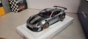 Autoart Porsche 911 GT 2 RS  Weissach Package  silver beschikbaar voor biedingen