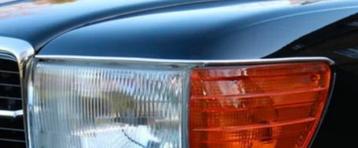 Mercedes R107 Sierlijsten boven koplampen beschikbaar voor biedingen