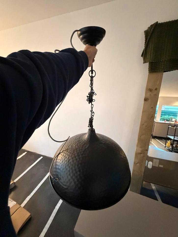 Zwarte Eetkamerlamp - Stijlvol Design, Huis en Inrichting, Lampen | Hanglampen, Gebruikt, 50 tot 75 cm, Metaal, Ophalen