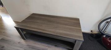 Moderne salontafel met onderblad beschikbaar voor biedingen