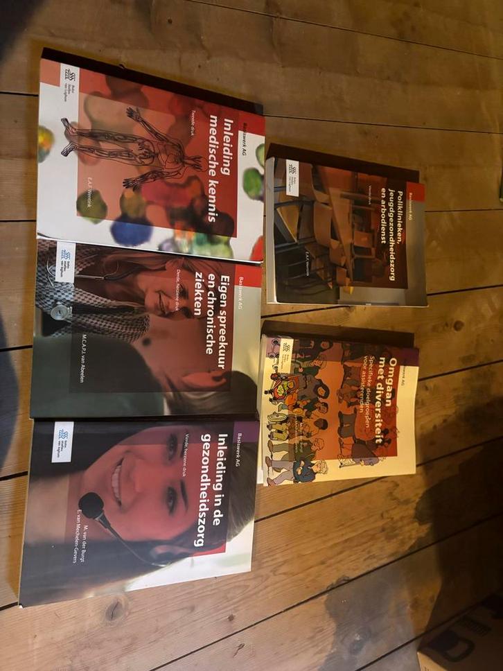 Studieboeken Doktersassistente MBO, Boeken, Studieboeken en Cursussen, Zo goed als nieuw, MBO, Ophalen