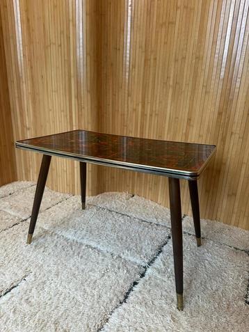 Vintage Retro ‘Pop Art’ Bijzettafel beschikbaar voor biedingen