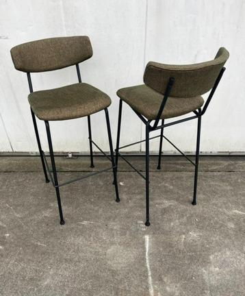 2 stuks groene horeca café restaurant barkrukken bar beschikbaar voor biedingen
