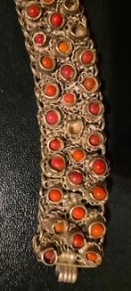 antiek armband met  koraalmotief, India, Ophalen of Verzenden, Zo goed als nieuw, Overige kleuren, Overige materialen