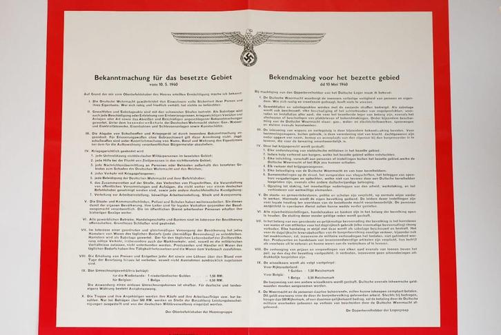 Affiche De eerste Nazi-verordeningen | heruitgave 1994, Verzamelen, Foto's en Prenten, Zo goed als nieuw, Overige onderwerpen