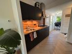 Zwarte keuken met houten blad, Huis en Inrichting, Keuken | Complete keukens, Gebruikt, Zwart, Enkelwandige keuken, Ophalen of Verzenden