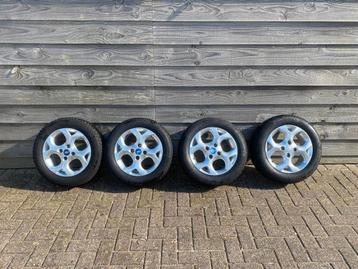 Ford lichtmetalen velgen met winterbanden beschikbaar voor biedingen
