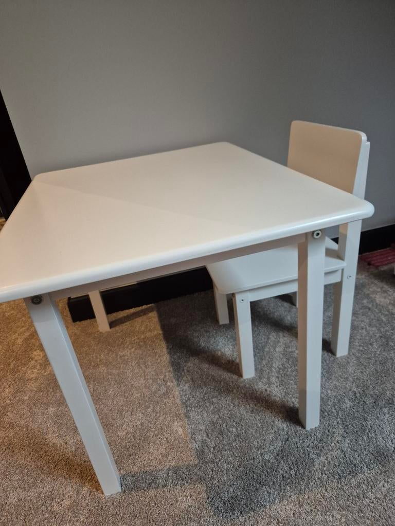 Tafeltje met stoeltje, Kinderen en Baby's, Kinderkamer | Tafels en Stoelen, Ophalen, Zo goed als nieuw, Tafel(s) en Stoel(en)