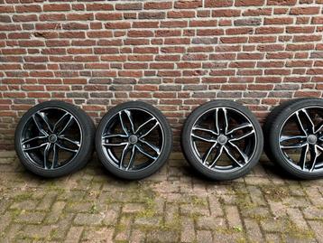 Velgen en Banden 225/40ZR18 beschikbaar voor biedingen